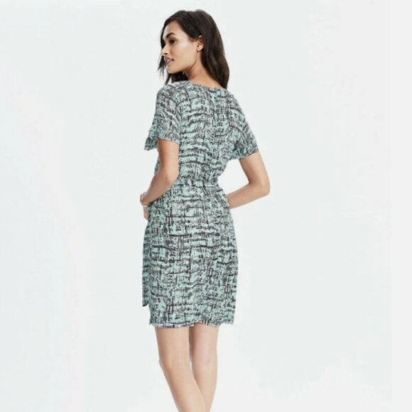 Banana Republic Pleated Neck-Tie Waist Dress in Whipped Mint Size S - Picture 2 of 12